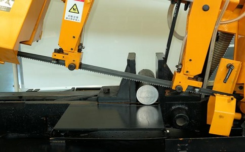 板芙镇数控带锯床自动送料精度会出现偏差吗？